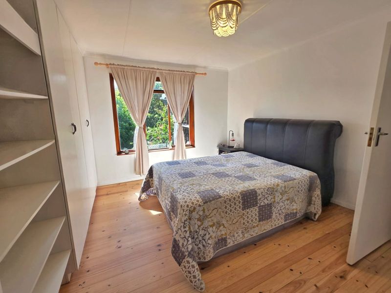 Well positioned, versatile 4 bedroom home on The island. - Photo 8