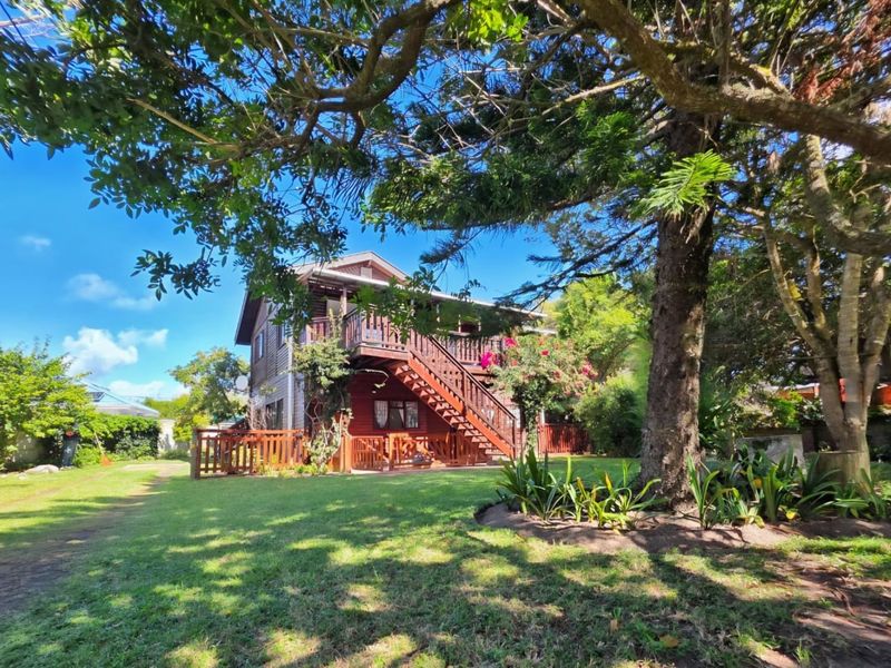 Well positioned, versatile 4 bedroom home on The island. - Photo 1