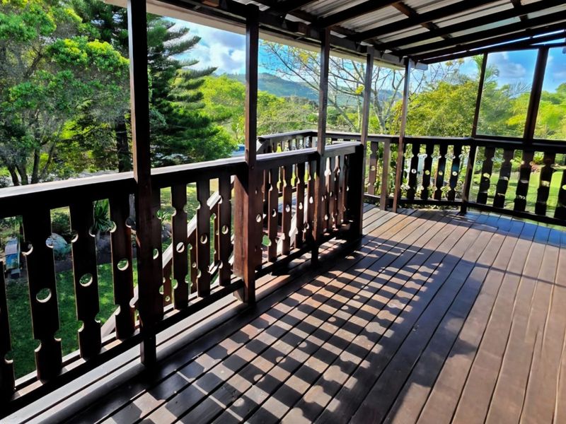 Well positioned, versatile 4 bedroom home on The island. - Photo 2