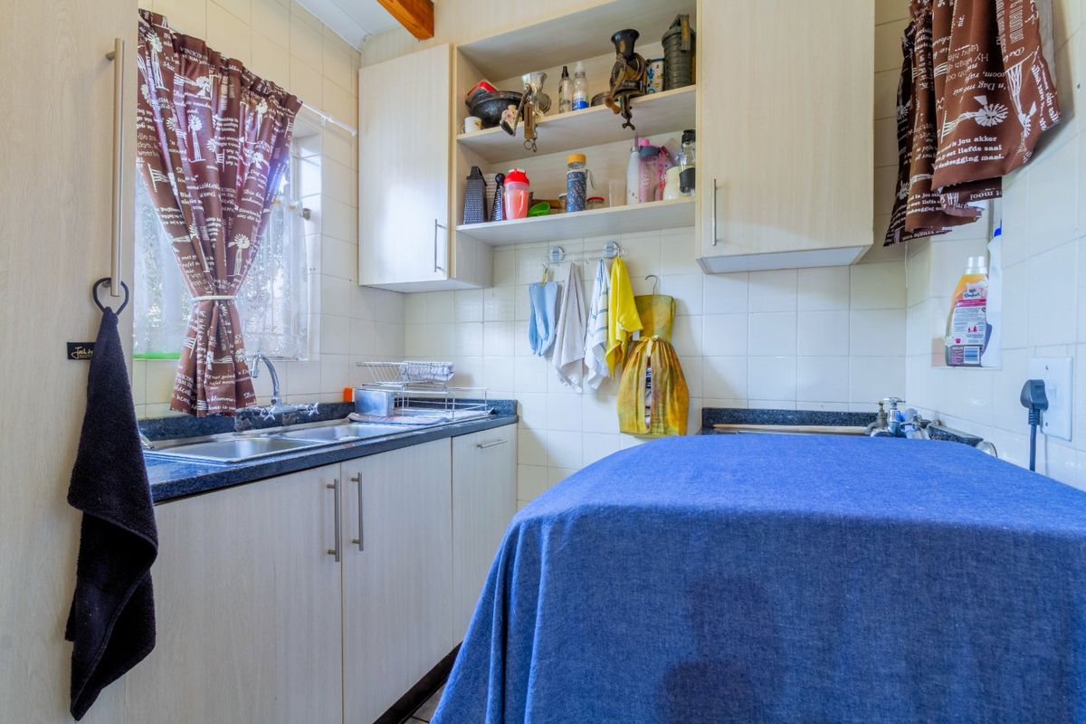 “Versatile 3-Bedroom Home with Study/4th Room in Secure Walnut Villas” - Photo 4
