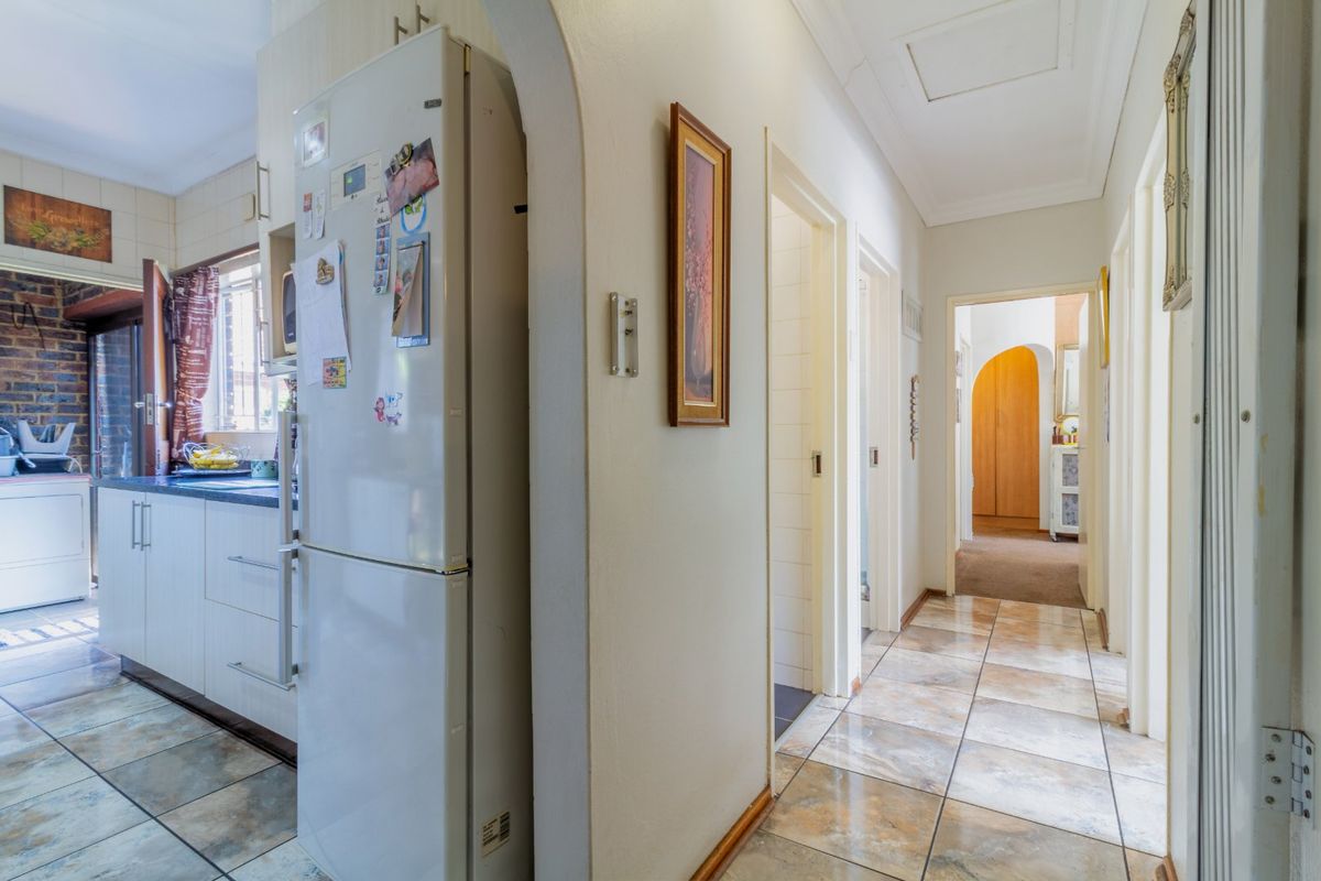 “Versatile 3-Bedroom Home with Study/4th Room in Secure Walnut Villas” - Photo 2