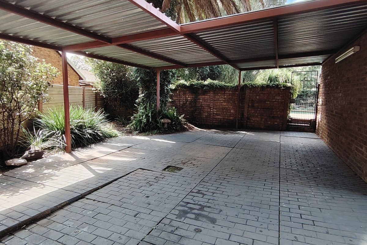 Well-Maintained Family Home on a Prime Corner Stand – Wierdapark - Photo 5