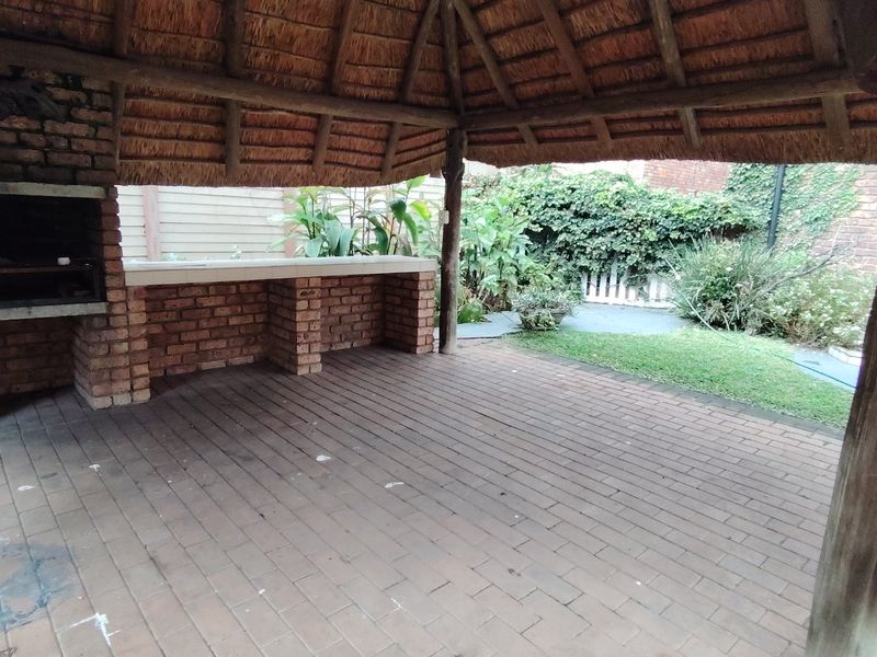 Well-Maintained Family Home on a Prime Corner Stand – Wierdapark - Photo 7