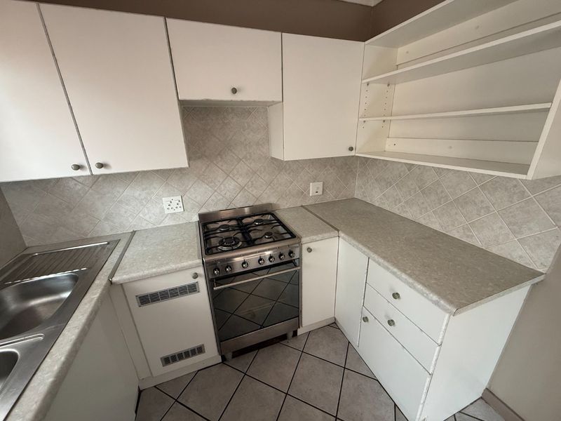 Secure - Upmarket Complex! - Photo 8