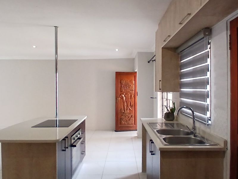 3 Bed House in Heuweloord for Rent - Photo 2