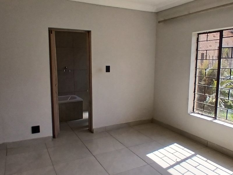 3 Bed House in Heuweloord for Rent - Photo 3
