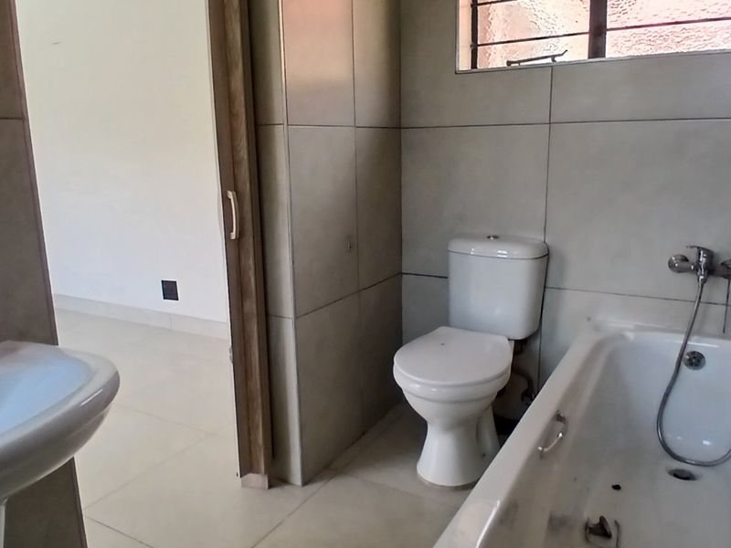 3 Bed House in Heuweloord for Rent - Photo 7