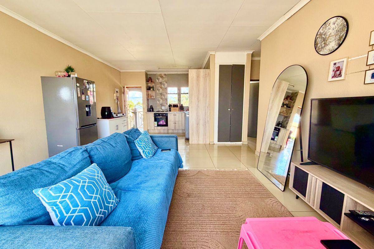 Cosy 2-Bedroom Townhouse to Let in Norkem Park. - Photo 3
