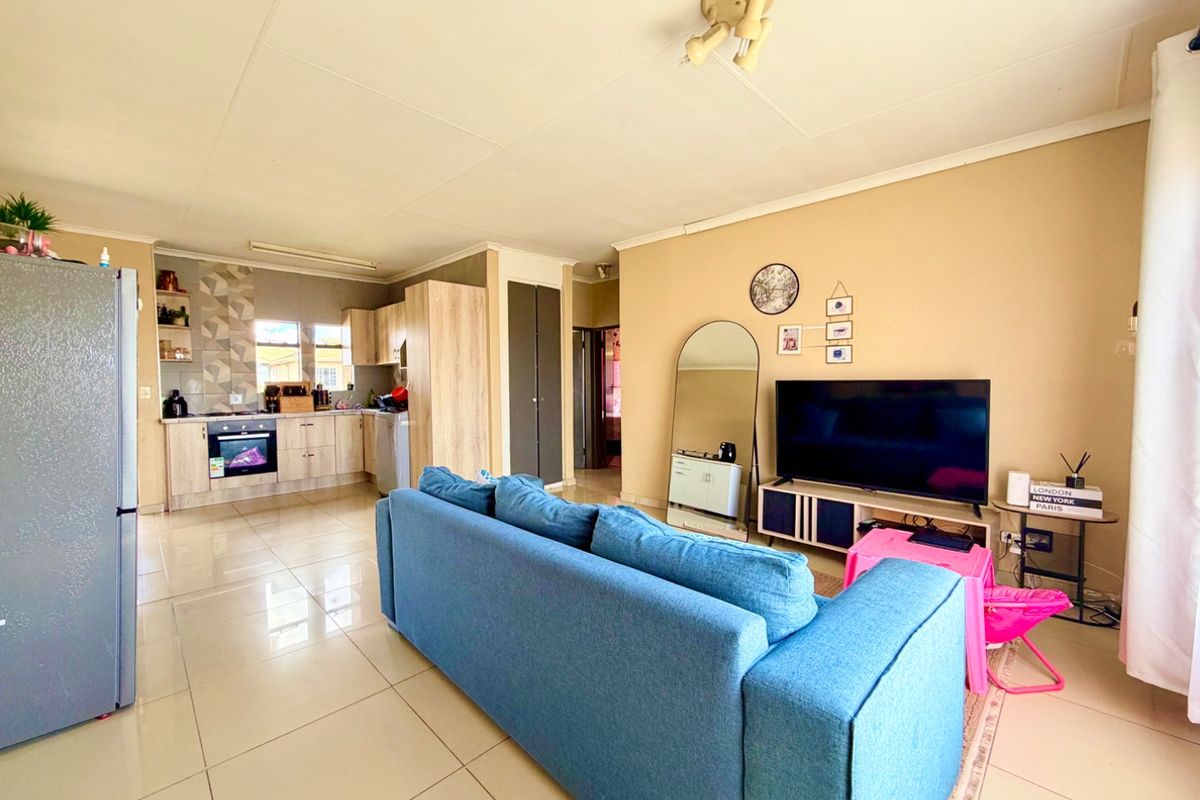 Cosy 2-Bedroom Townhouse to Let in Norkem Park. - Photo 5