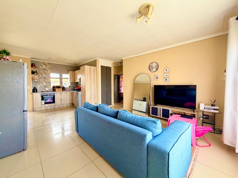 Cosy 2-Bedroom Townhouse to Let in Norkem Park. - Photo 5