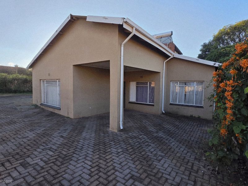 Prime Location, endless potential in central Laudium - Photo 2
