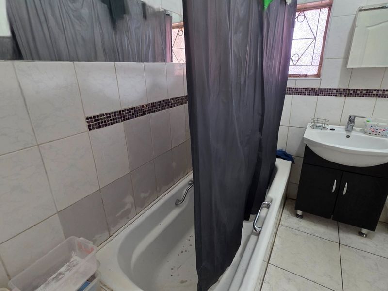 Prime Location, endless potential in central Laudium - Photo 8
