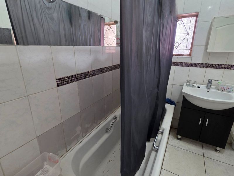 Prime Location, endless potential in central Laudium - Photo 9
