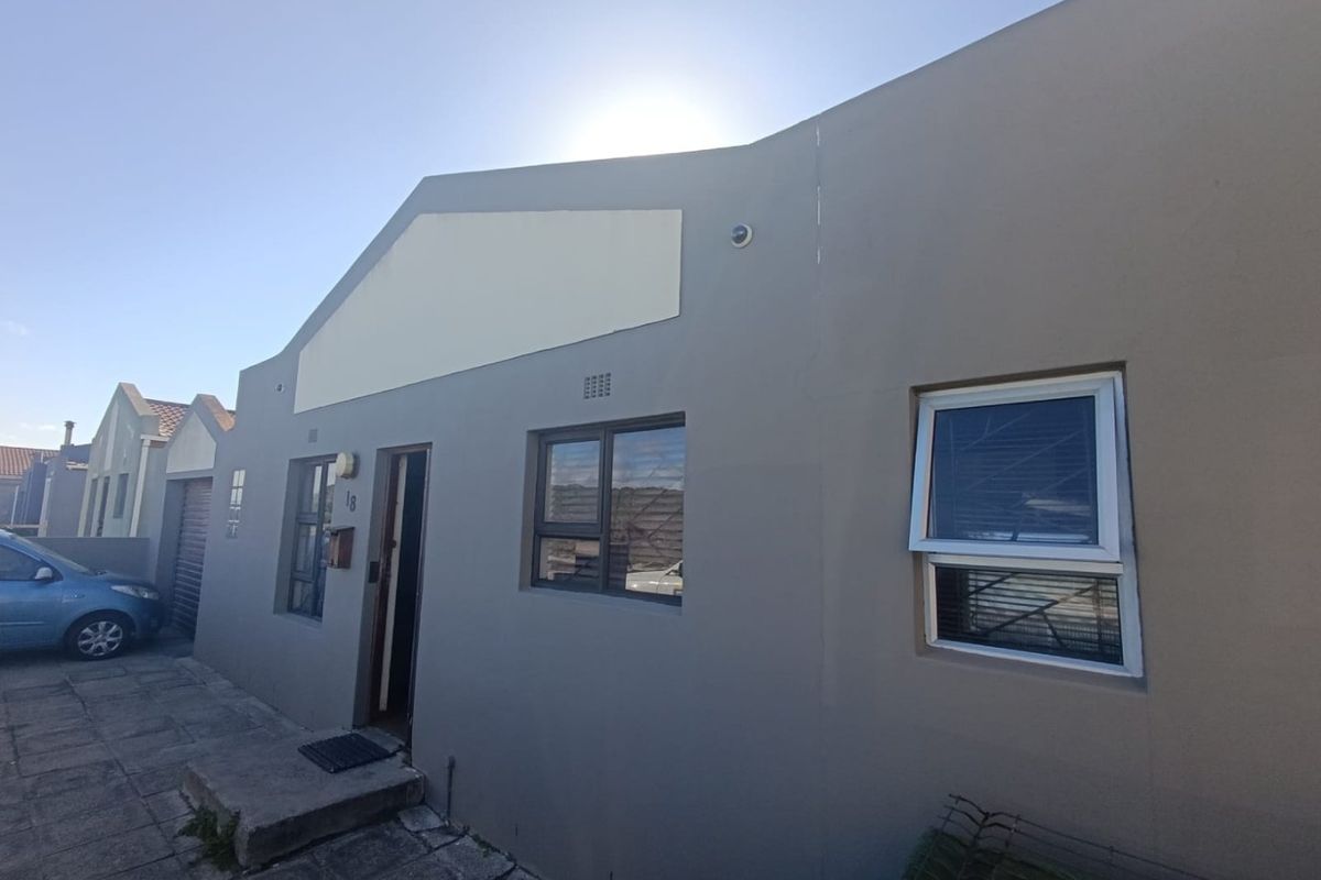 3  Bedroom House For Sale In Strandfontein - Photo 5