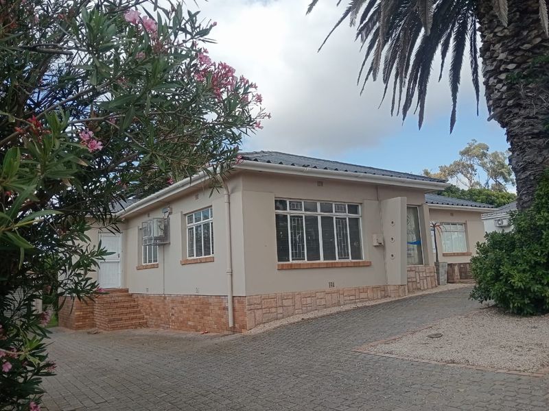 JEFFREYS BAY - CENTRALLY LOCATED COMMERCIAL GEM FOR SALE - Photo 2