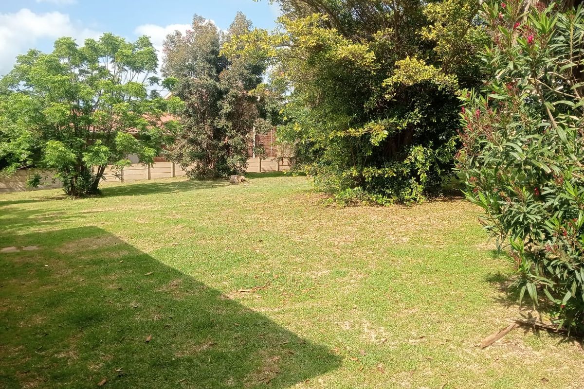 JEFFREYS BAY - CENTRALLY LOCATED COMMERCIAL GEM FOR SALE - Photo 5