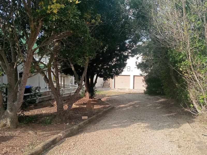 UNIQUE 3 BEDROOM HOUSE FOR SALE IN WAVECREST JEFFREYS BAY - Photo 4