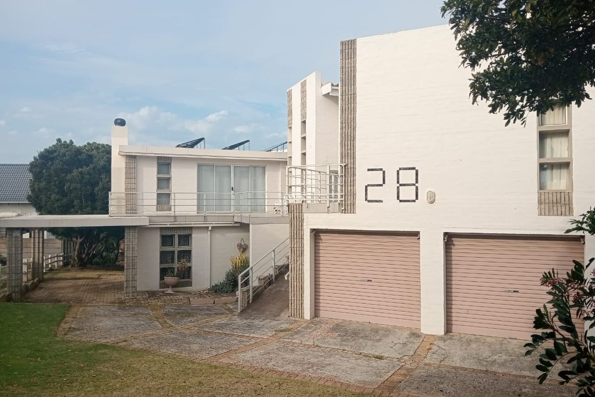 UNIQUE 3 BEDROOM HOUSE FOR SALE IN WAVECREST JEFFREYS BAY - Photo 5