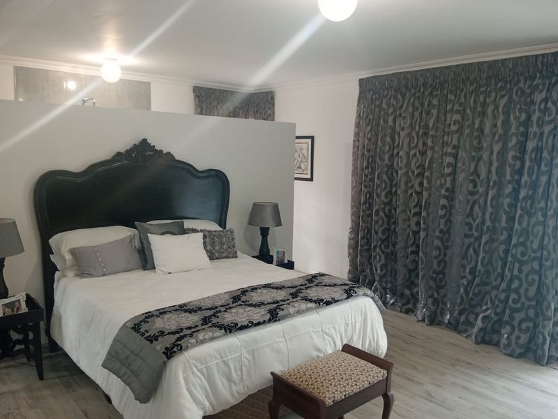 UNIQUE 3 BEDROOM HOUSE FOR SALE IN WAVECREST JEFFREYS BAY - Photo 7