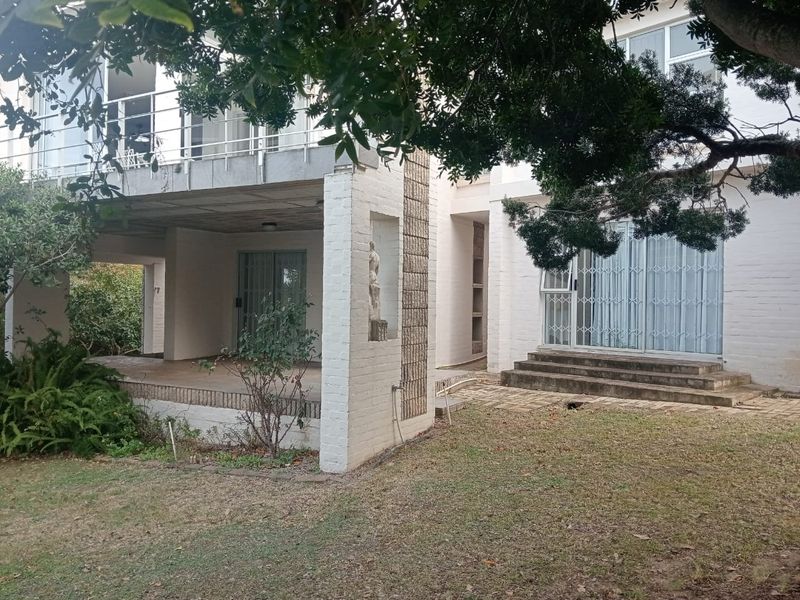 UNIQUE 3 BEDROOM HOUSE FOR SALE IN WAVECREST JEFFREYS BAY - Photo 2
