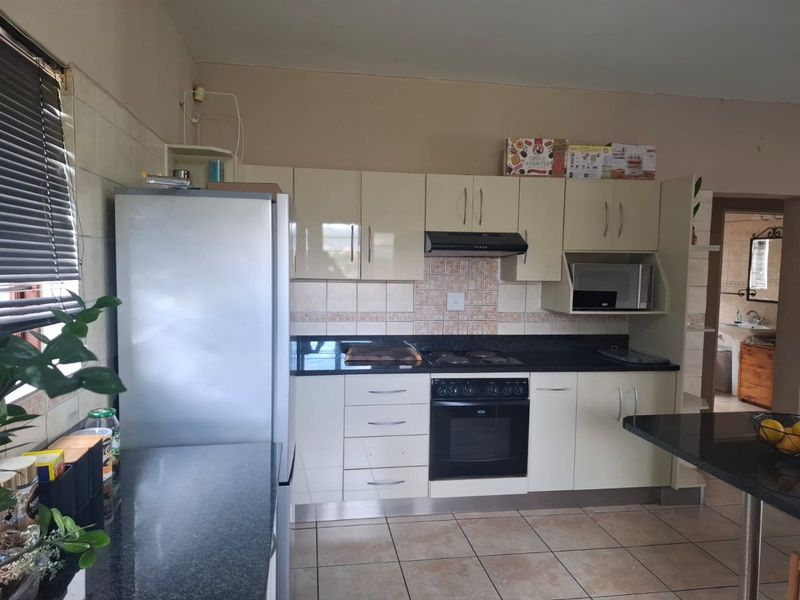 3 Bedroom House in a Secured Gated Estate - Photo 6