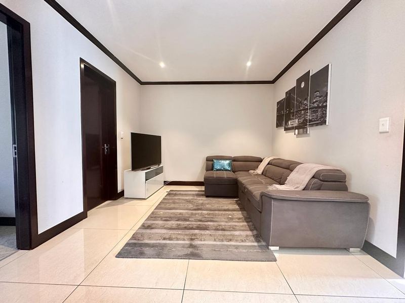 3 Bedroom 2 Bathroom Ground Floor For Rent - Photo 4