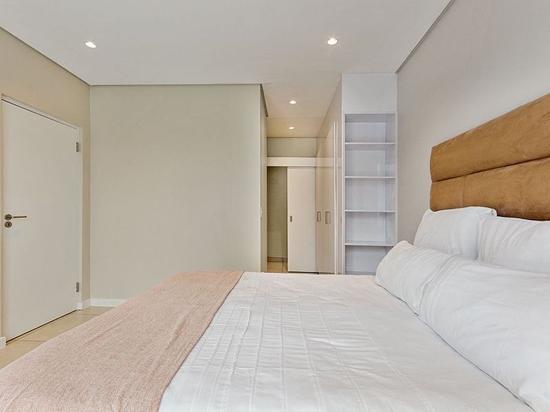 Spacious 2 Bed 2 Bath Apartment - Photo 10