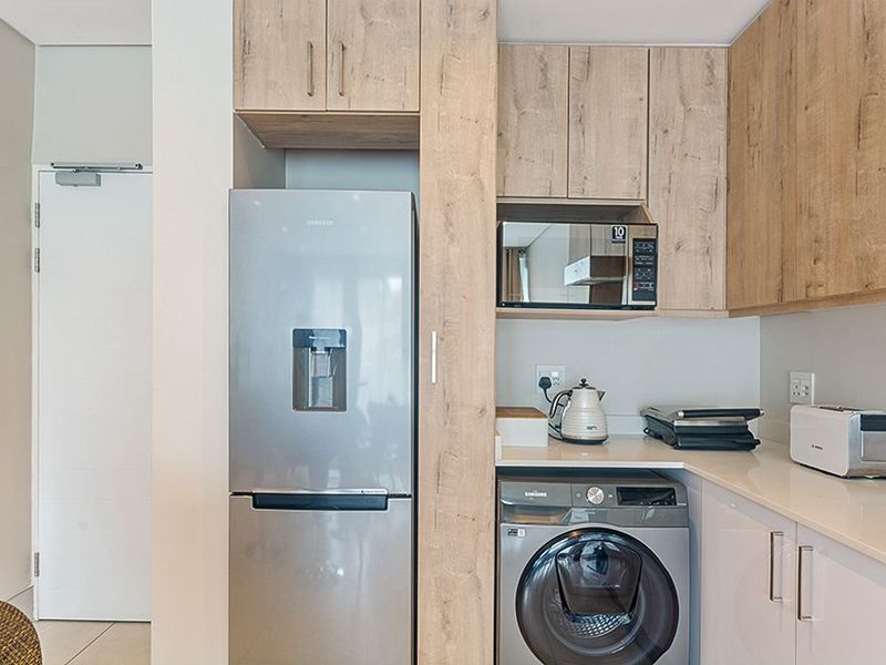 Spacious 2 Bed 2 Bath Apartment - Photo 8