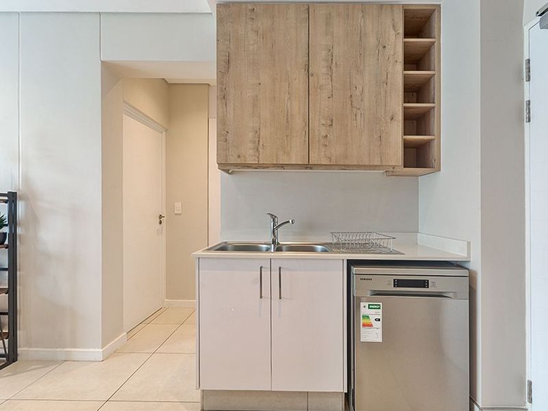 Spacious 2 Bed 2 Bath Apartment - Photo 7