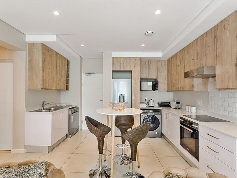 Spacious 2 Bed 2 Bath Apartment - Photo 6