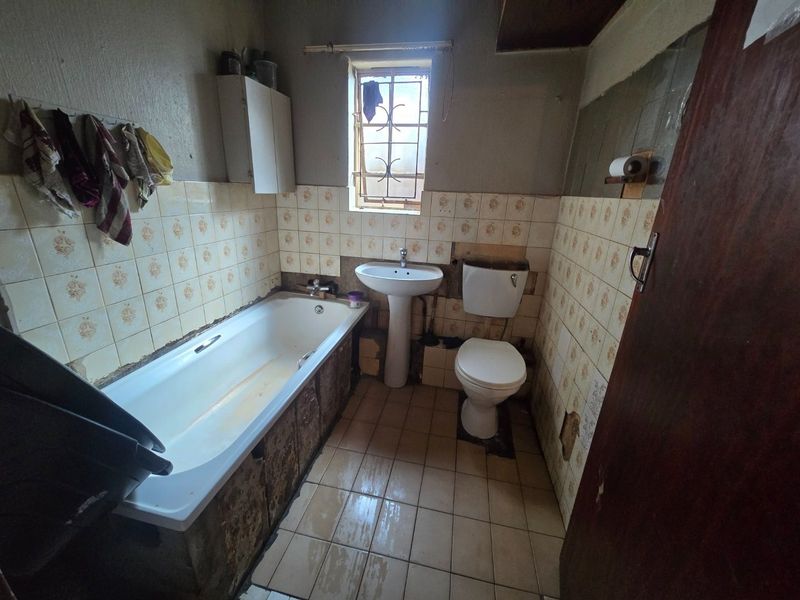 Spacious family home - Photo 3