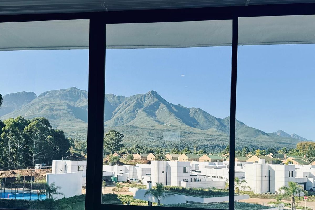 Comfortable 2-Bedroom Apartment with Stunning Mountain Views in Arbour Nature Estate - Photo 3