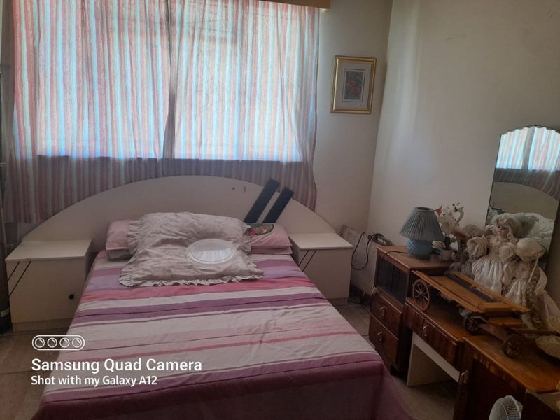 3 bed-roomed flat in a nice location, Navalsig, Bloemfontein  - Photo 9