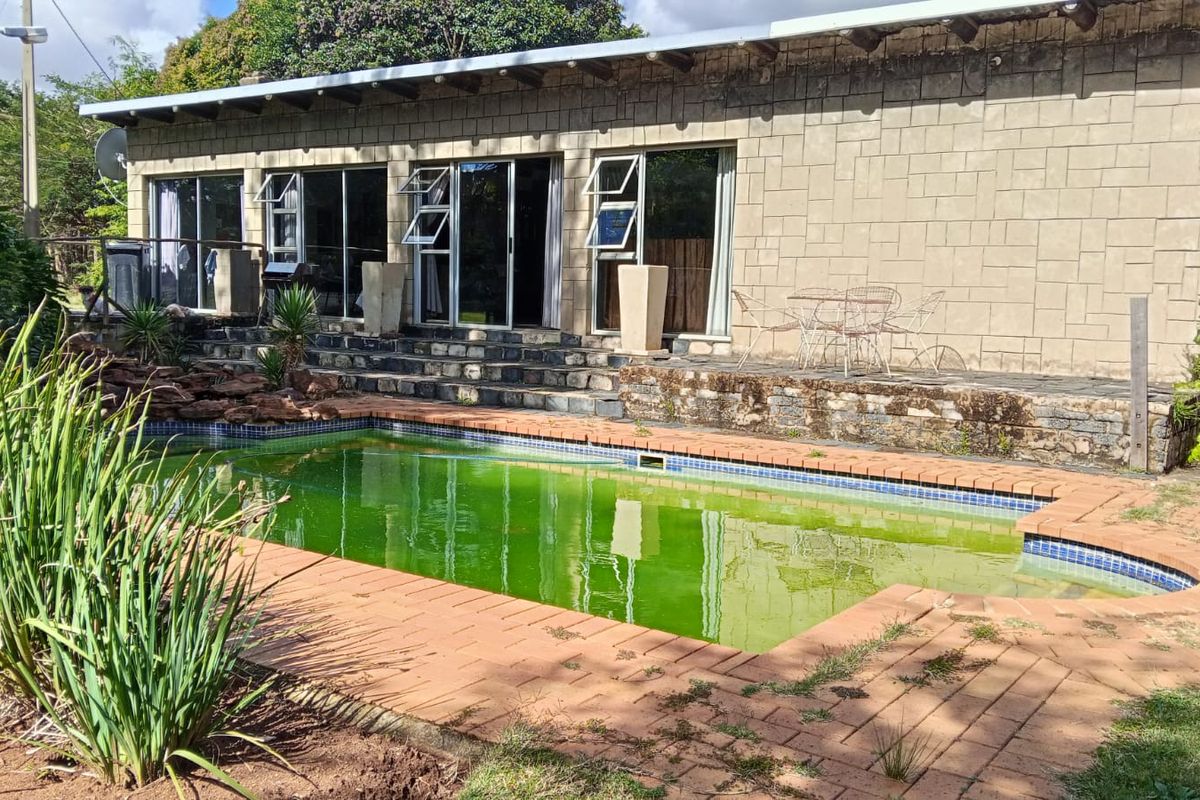 Affordable countryside living available immediately on a peaceful smallholding in Wheatlands. - Photo 2