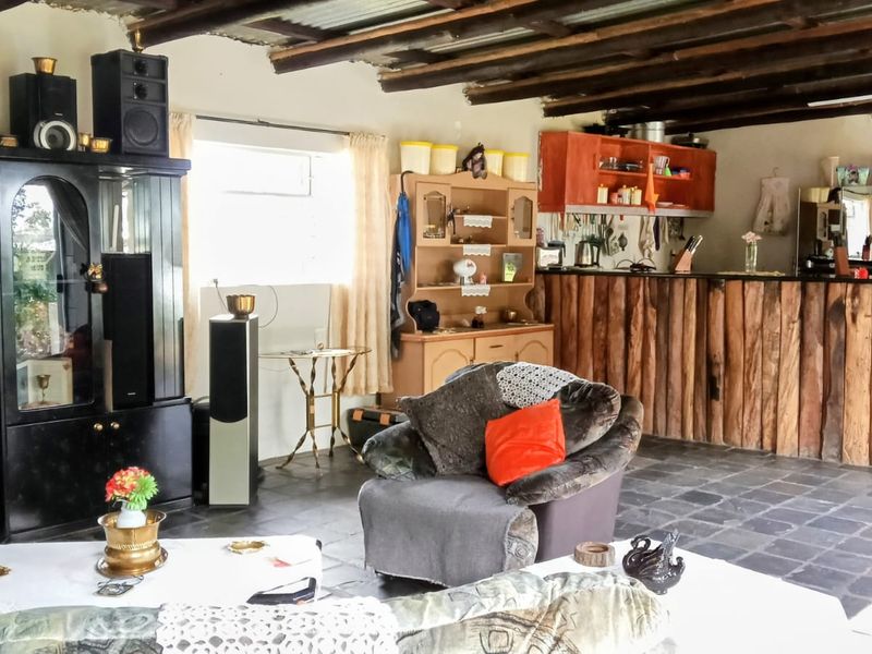 Affordable countryside living available immediately on a peaceful smallholding in Wheatlands. - Photo 10