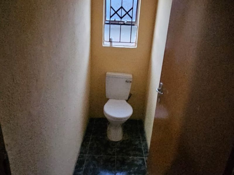 2 bedroom 1 bathroom House to rent in Clayville  - Photo 7