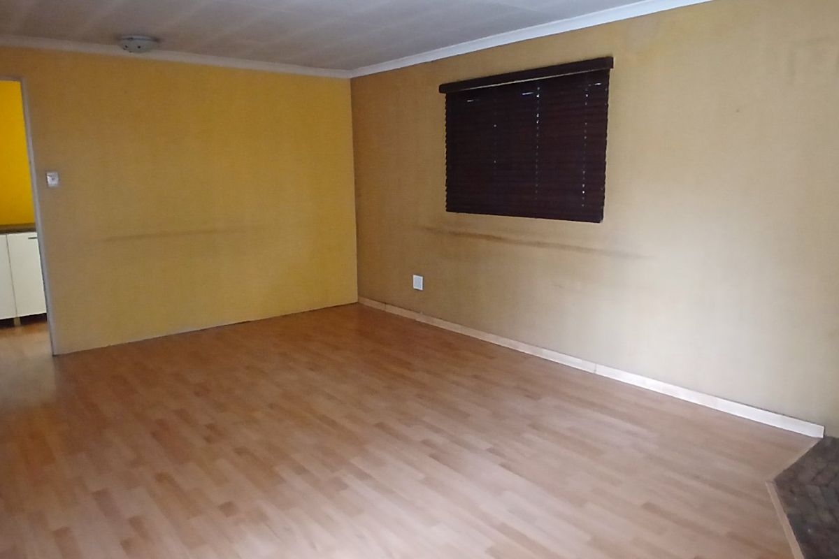 3 BEDROOM, 2 BATHROOM FAMILY HOME PLUS A SEPARATE SELF-CONTAINED FLATLET TO RENT - Photo 4