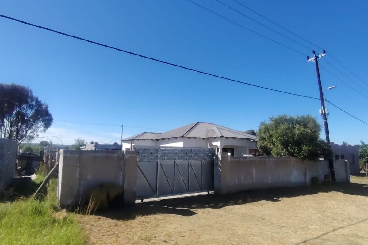 2 Bedroom House for Sale in Zwelitsha  - Photo 2