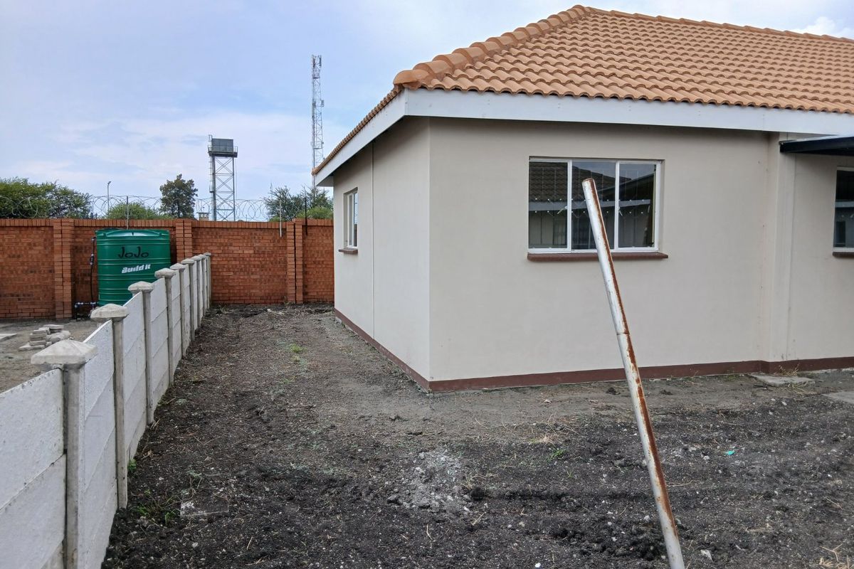 Affordable Family Living in Platinum Village  - Photo 4