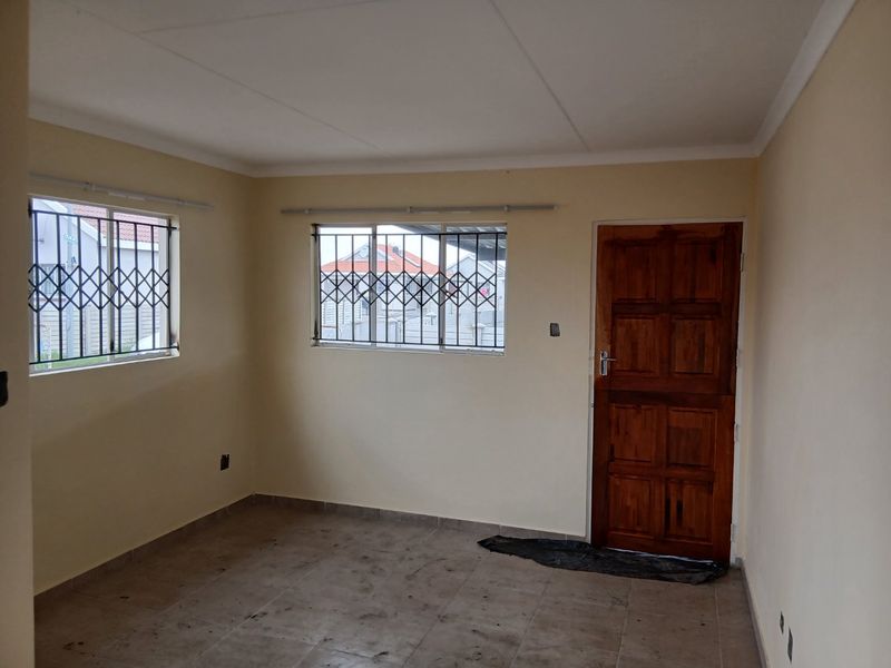 Affordable Family Living in Platinum Village  - Photo 9