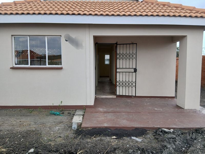 Affordable Family Living in Platinum Village  - Photo 7