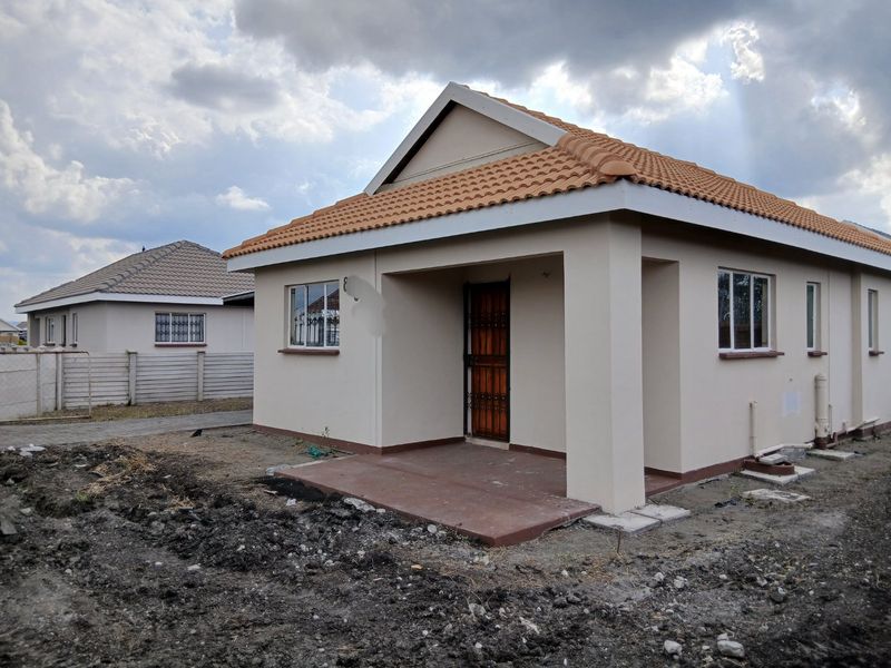 Affordable Family Living in Platinum Village  - Photo 6