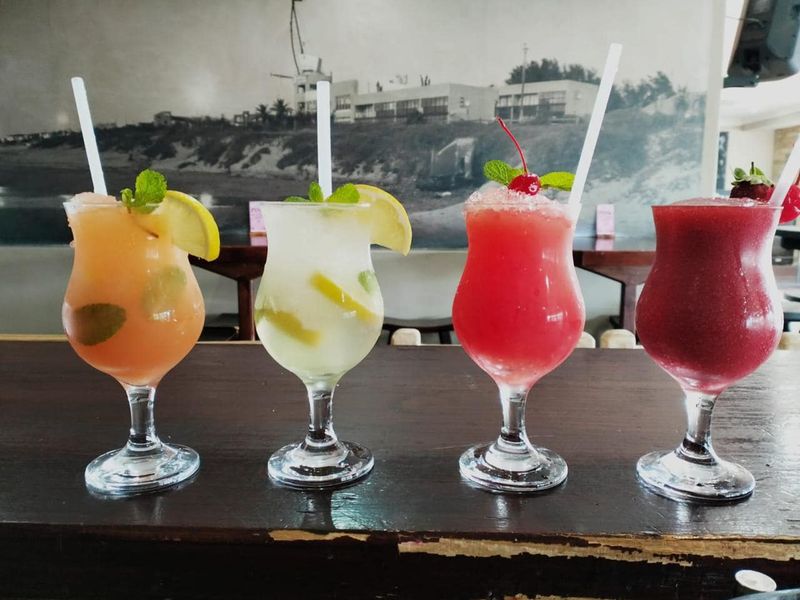 OWN ONE OF JEFFREYS BAY'S MOST ICONIC HOTSPOTS!! - Photo 2