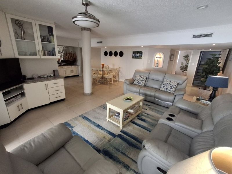 Opulence On The Ocean with Spectacular Views and Private Beach Access, Set Within the Exclusive, Much Sought After, Eden Complex in Ramsgate!!!!!! - Photo 5