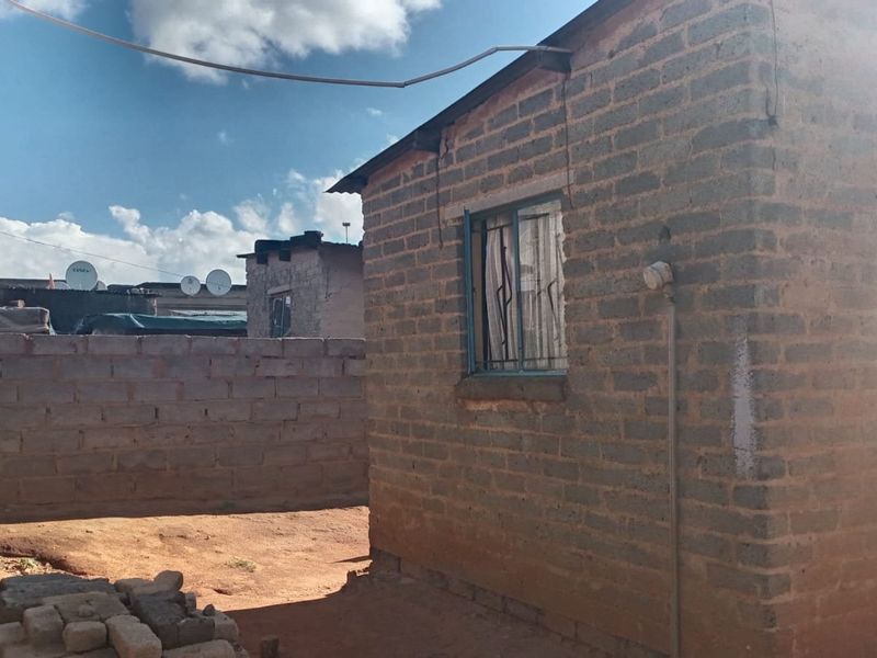 HOUSE FOR SALE IN TEMBISA  - Photo 4