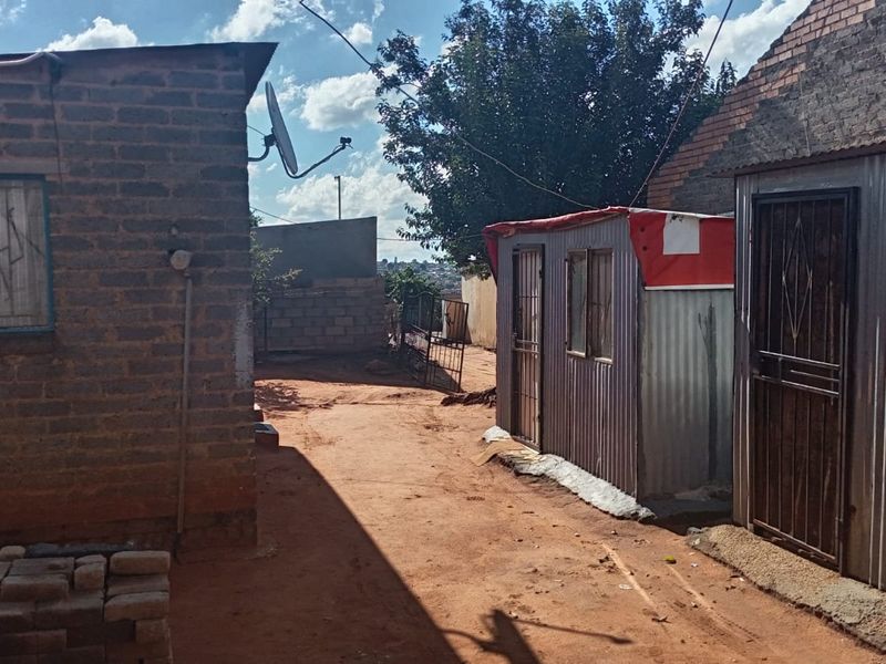 HOUSE FOR SALE IN TEMBISA  - Photo 5
