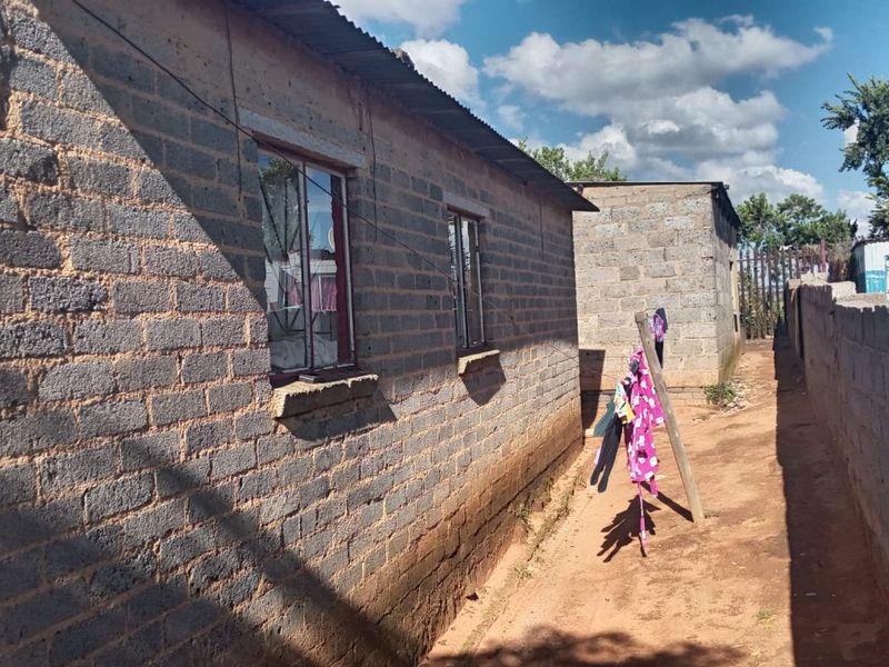 HOUSE FOR SALE IN TEMBISA  - Photo 10