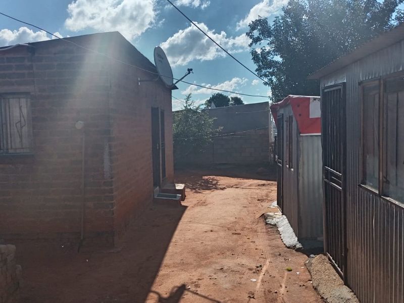 HOUSE FOR SALE IN TEMBISA  - Photo 3