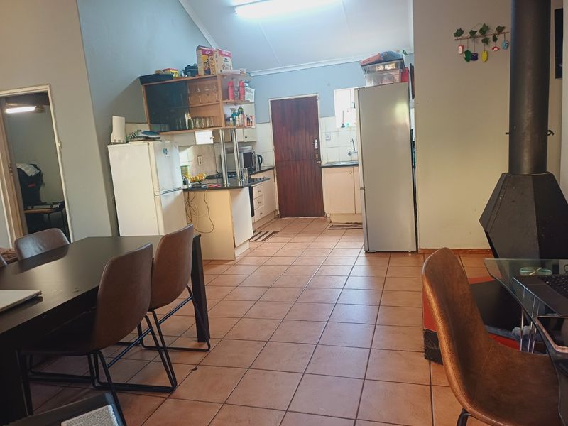 3 Bedrooms, 2 Bathrooms Townhouse  - Photo 10