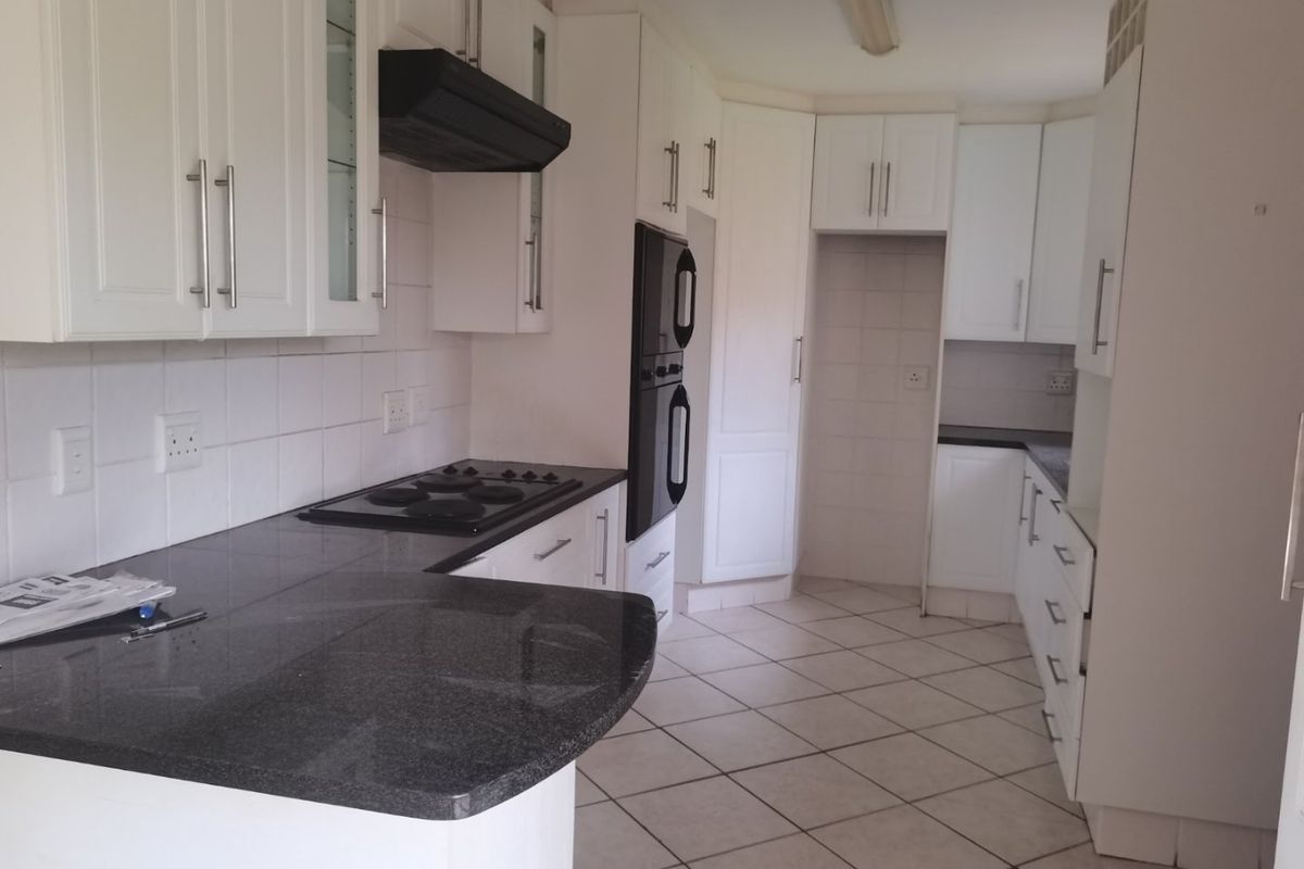 3 Bed House in Newton Park for Sale - Photo 3